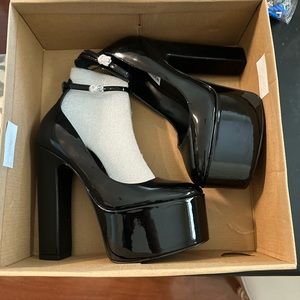 Steve Madden Skyrise black patent heels NWT